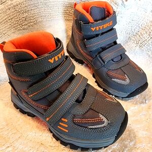 EUC boys size 13 Snow/Hiking Boot Antiskid, orange/gray